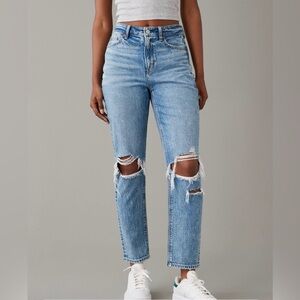 American Eagle Womens Distressed Strigid Mom Jeans Size 14 Short